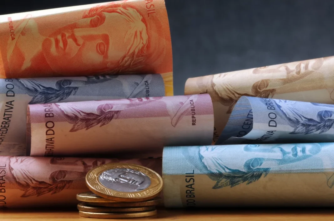 Quanto devo investir para me tornar um milionário?