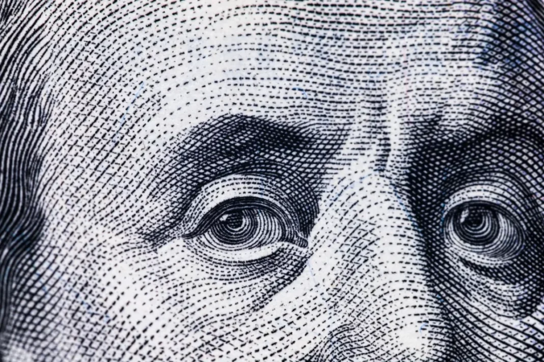 Como ganhar dinheiro com o dólar em 2025?
