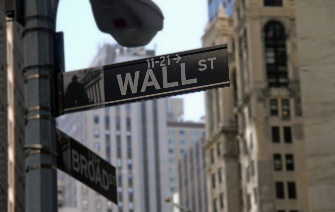 Fundos de Hedge e a Volatilidade do Segundo Mandato de Trump: O Que Esperar?